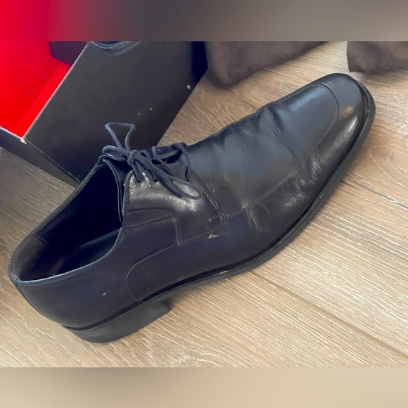 These Bruno Magli shoes come with original box and dust bags. - Picture 7 of 13